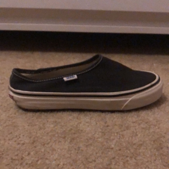 women’s vans - Picture 2 of 7